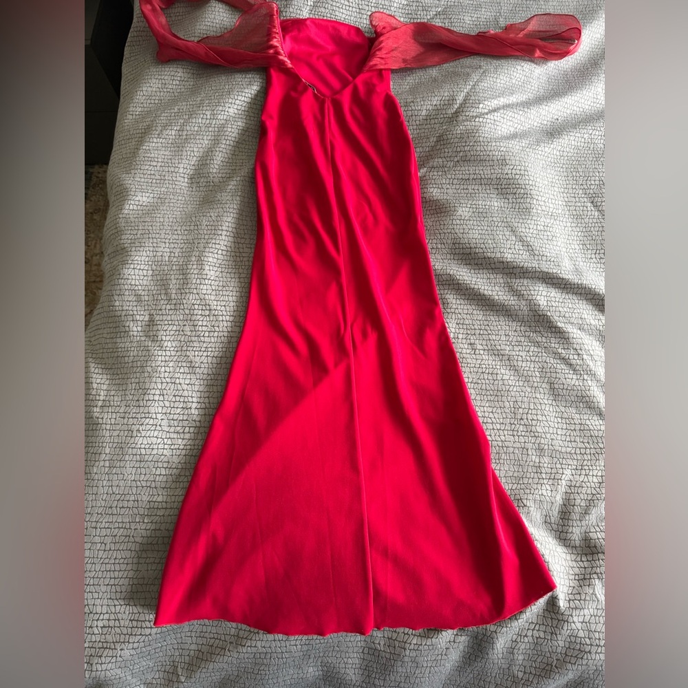 Lucy in the Sky. Back Bow Strapless Dress in Red. Size S. Good condition - Picture 14 of 15